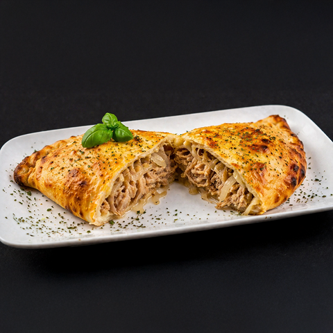 19. Calzone Tuna