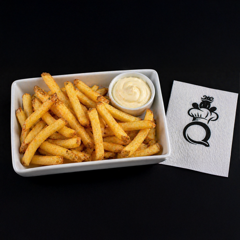 80. Pommes mit Ketchup oder Mayo